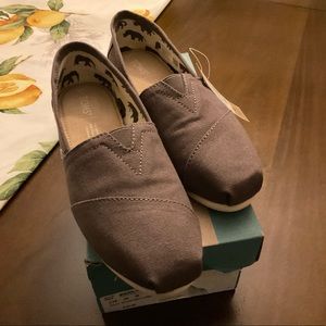 Brand new Toms shoes size 6